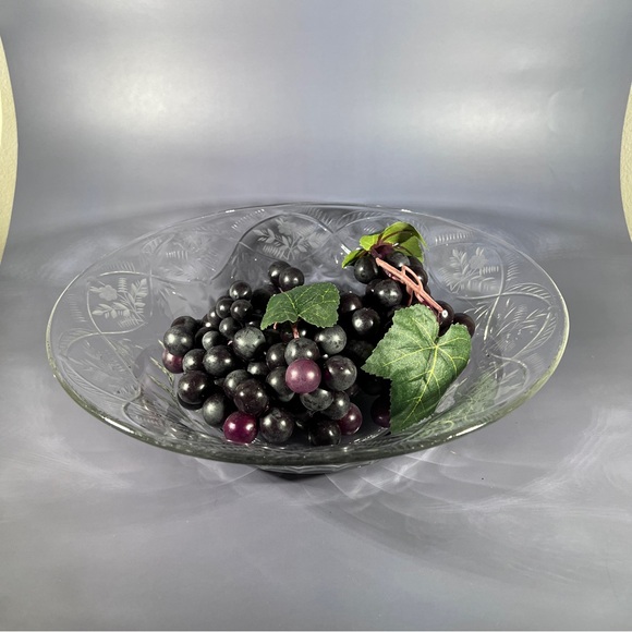 Vintage Large Etched Salad Bowl Floral Leaf Pattern Gift Idea - Picture 3 of 8